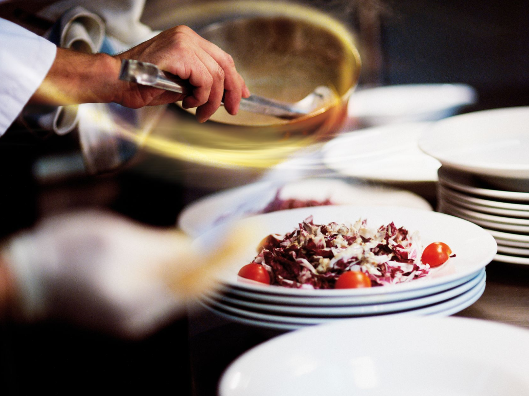 maggi_assiting-the-chef