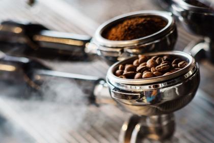 Whole_roasted_coffee_beans_beverages